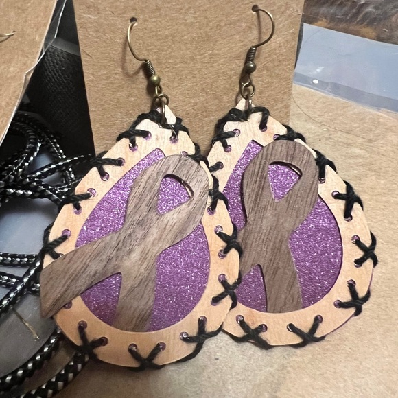 Handcrafted tear drop shaped hand stitched earrings, make your own - Picture 9 of 11
